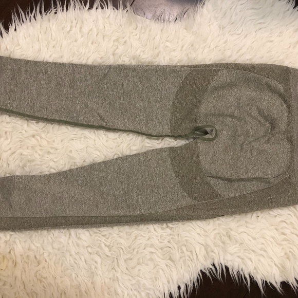 Gymshark Flex Collection: Khaki marl set - Picture 4 of 4